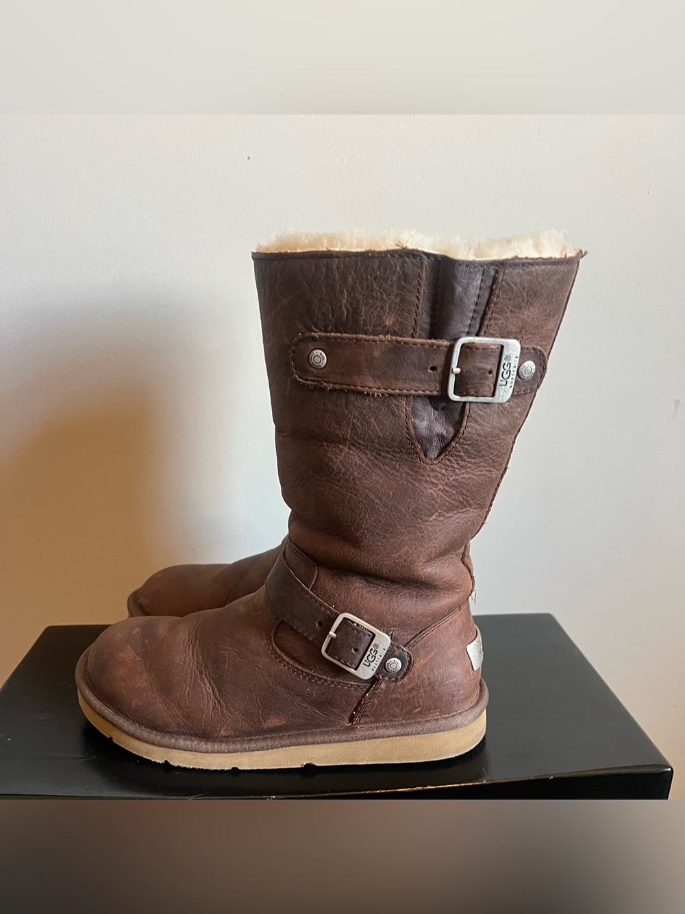 UGG Kensington Brown Leather Shearling Lined Mid-Calf Buckle Boots Women 8